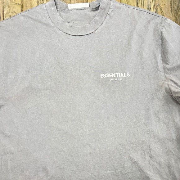 Fear of God Essentials Mens XL T-Shirt Washed Taupe Logo Tee RN090233 - Picture 5 of 12